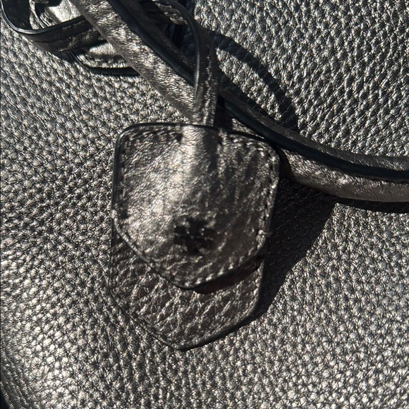 Tory Burch Black Leather”The Robinson Metallic Open Dome Satchel” - Picture 5 of 16